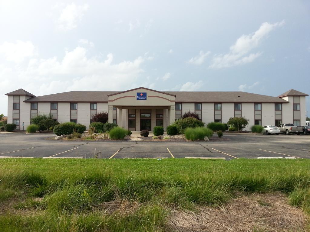 Centerstone Inn & Suites Carlyle Extérieur photo